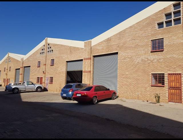 3,675M² WAREHOUSE FOR SALE IN STEELEDALE